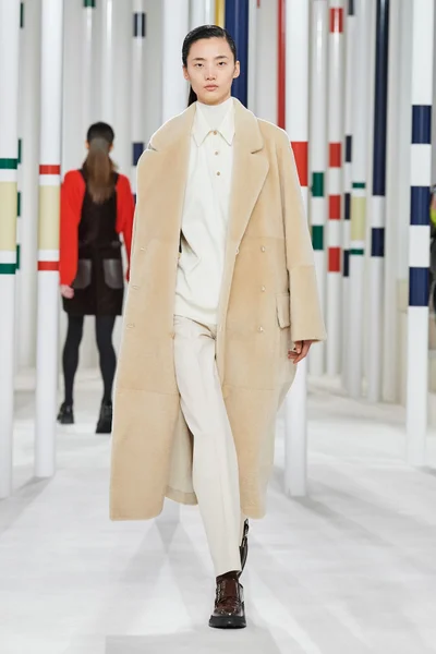 Look 50